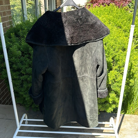 Jaeger black shearling/sheepskin winter coat - Picture 6 of 8